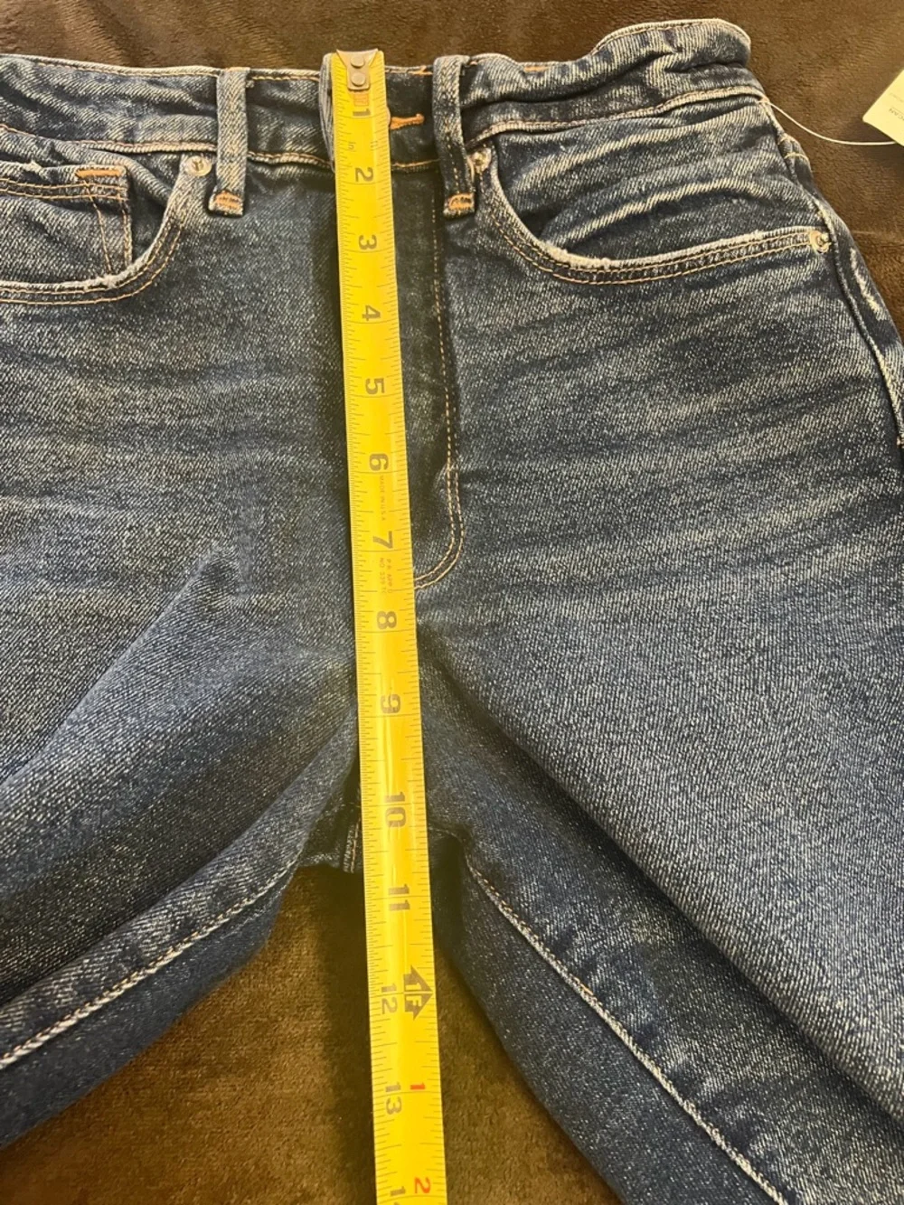 Good American The Bermuda High Rise Distressed Denim Shorts Size 4/27, New - Picture 6 of 7
